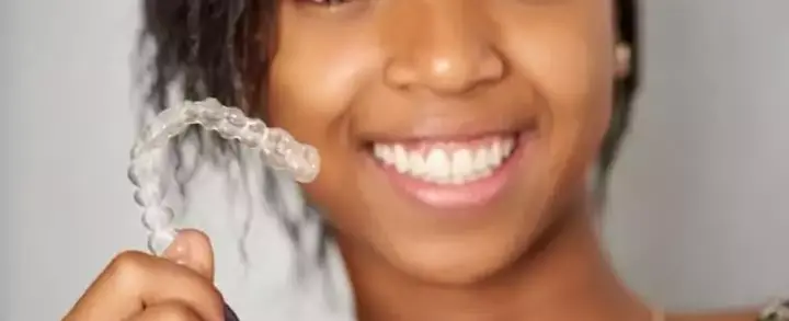Invisalign: o guia completo para o sorriso perfeito
