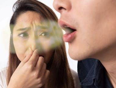 O que fazer para mau hálito? O guia definitivo para eliminar o problema